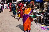 Street life near the Swamimalai temple. Tamil Nadu. 